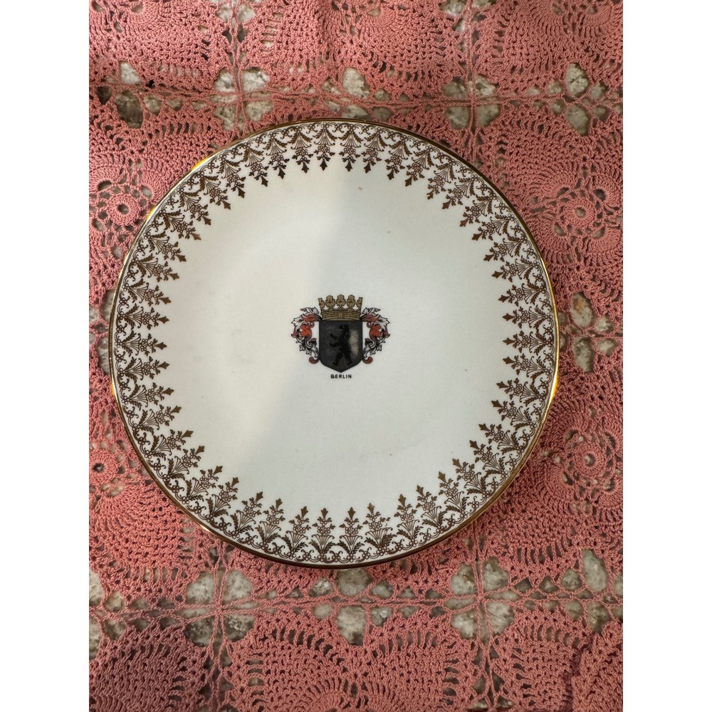 Vintage PMR Bavaria Jaeger & Co Berlin Coat of Arms Porcelain Plate Gold‎ 7.5in